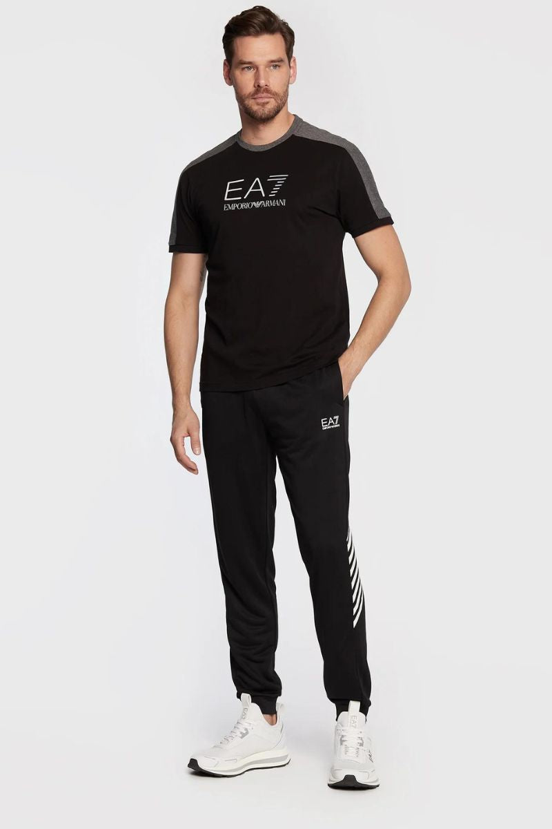 מכנס EA7 בצבע שחור לגברים