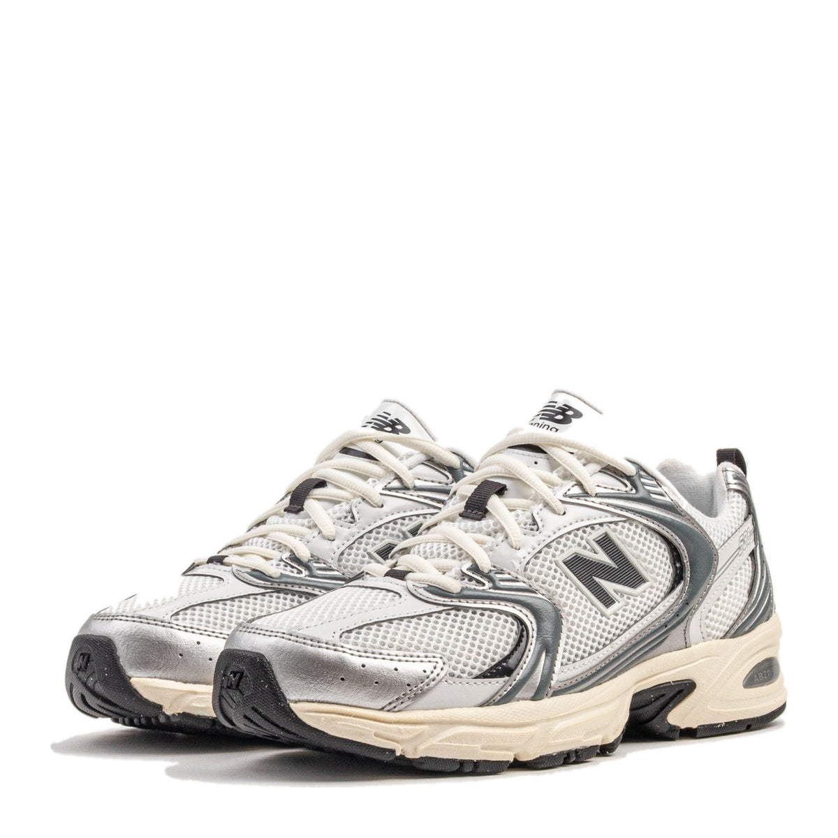סניקרס Unisex 530 Silver Metallic - לנשים