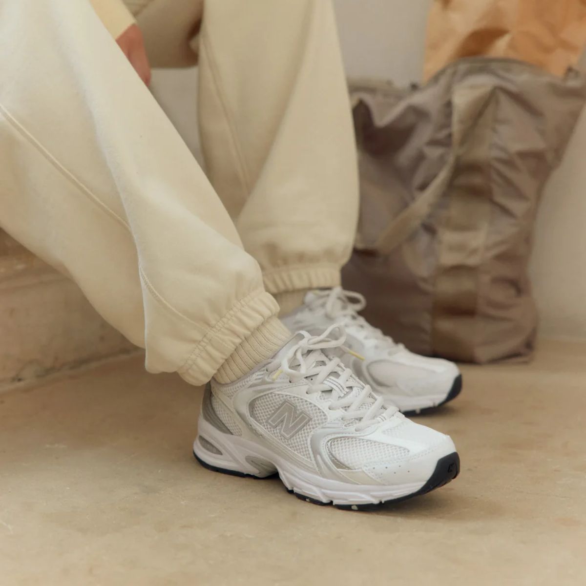 נעלי ספורט  Unisex 530 Munsell White - לנשים